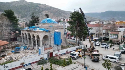 Tokat&rsquo;ta tarihi cami restorasyonunda mezarlara ulaşıldı
