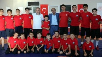Tokat'ın &Ccedil;ıkrık k&ouml;y&uuml;ndeki g&uuml;reş kul&uuml;b&uuml;nde spora yeni yetenekler kazandırılıyor