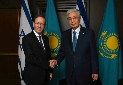 Tokayev ve Herzog, Bak&uuml;&rsquo;de bir araya geldi