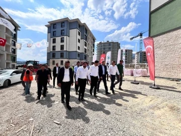 TOKİ Başkanı Sungur, Karab&uuml;k&rsquo;te projeleri yerinde inceledi
