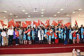 Tomarza Mustafa Akıncıoğlu Meslek Y&uuml;ksekokulu&rsquo;nda mezuniyet coşkusu
