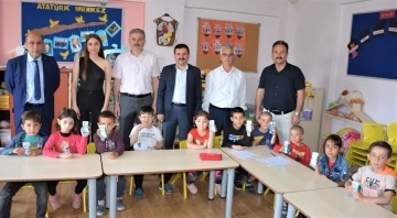 Torku&rsquo;dan Hatay&rsquo;daki okullara s&uuml;t dağıtımı
