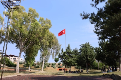 Toroslar&rsquo;ın Park ve Yeşil Alanları Bakımdan Ge&ccedil;iyor