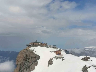 Trabzon&rsquo;da 3 bin 200 rakımda karla m&uuml;cadele
