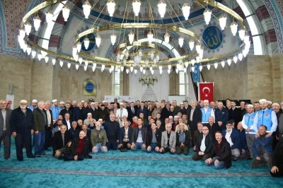 Trabzon&rsquo;da hacı adayları dualarla uğurlandı
