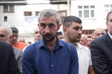 Trabzon&rsquo;daki selde hayatını kaybeden Ali Kemal Demir son yolculuğuna uğurlandı
