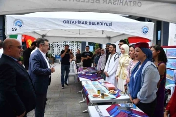 Trabzon&rsquo;daki yabancı &ouml;ğrencilerin K&uuml;lt&uuml;r Panayırı yoğun ilgi g&ouml;rd&uuml;
