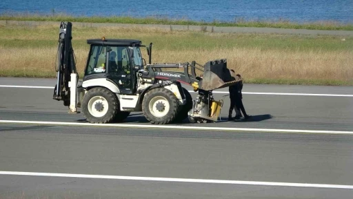 Trabzon Havalimanı pist bakımı nedeniyle u&ccedil;uşlara kapatıldı
