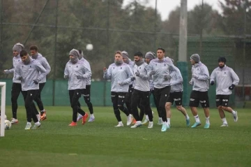 Trabzonspor, Kasımpaşa ma&ccedil;ı hazırlıklarına İhsan Derelioğlu y&ouml;netiminde başladı