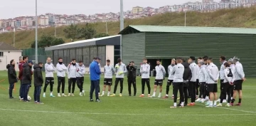 Trabzonspor, Kasımpaşa ma&ccedil;ı i&ccedil;in İstanbul&rsquo;a gitti