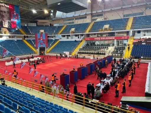 Trabzonspor Kul&uuml;b&uuml;&rsquo;nde oy verme işlemi başladı