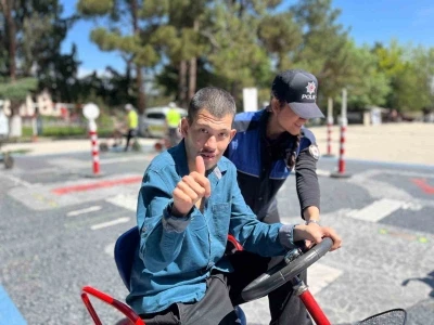 Trafik eğitimiyle hem &ouml;ğrendiler hem eğlendiler
