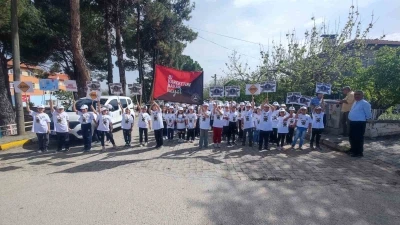 Trafik Haftasında miniklere trafik kuralları anlatıldı
