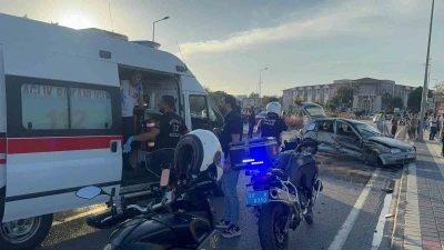 Trafik kazası: 1 &ouml;l&uuml;, 3 yaralı