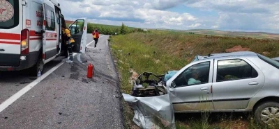 Trafik kazası: 2 &ouml;l&uuml;