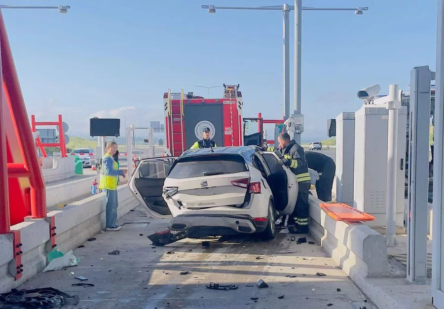 Trafik kazası bir aileyi yasa boğdu