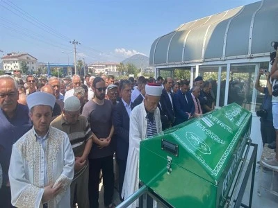 Trafik kazasında hayatını kaybeden eski vekil toprağa verildi