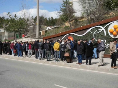 Trafik kazasında &ouml;len 16 yaşındaki Yağmur&rsquo;un acılı ailesinden bilirkişi raporuna tepki
