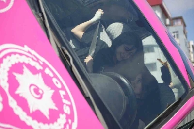 Trafik kurallarını uygulamalı olarak &ouml;ğrendiler
