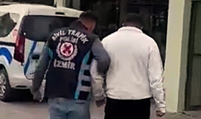 Trafikte başka aracın &ouml;n&uuml;n&uuml; kesen s&uuml;r&uuml;c&uuml;ye 380 bin, ara&ccedil; sahibine 40 bin TL ceza!
