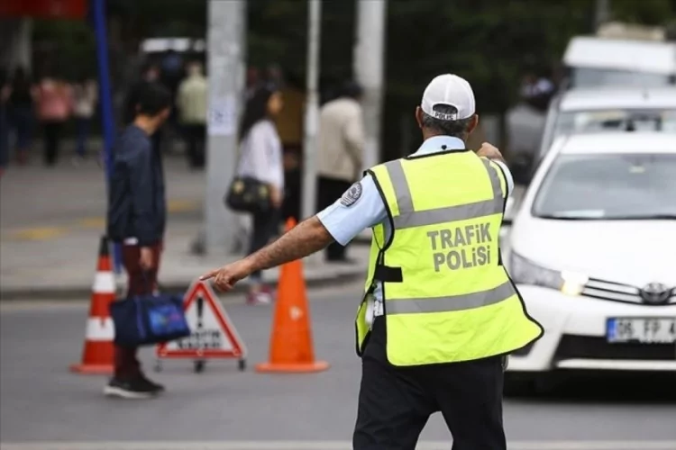 Trafikte tehlikeli s&uuml;r&uuml;c&uuml;lere ağır cezalar geliyor