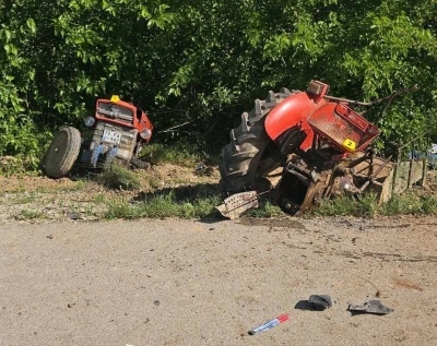 Trakt&ouml;r ikiye ayrıldı, s&uuml;r&uuml;c&uuml;s&uuml; hayatını kaybetti
