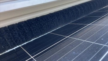 Trakya &Uuml;niversitesinde g&uuml;neş panelleri i&ccedil;in temizlik cihazı &uuml;retildi