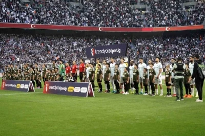 Trednyol S&uuml;per Lig: Beşiktaş: 0 - Adana Demirspor: 0 (Ma&ccedil; devam ediyor)
