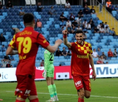 Trendyol S&uuml;per Lig: Adana Demirspor: 0 - G&ouml;ztepe: 2 (Ma&ccedil; devam ediyor)

