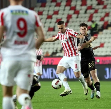 Trendyol S&uuml;per Lig: Antalyaspor: 1 - MKE Ankarag&uuml;c&uuml;: 0 (İlk yarı)
