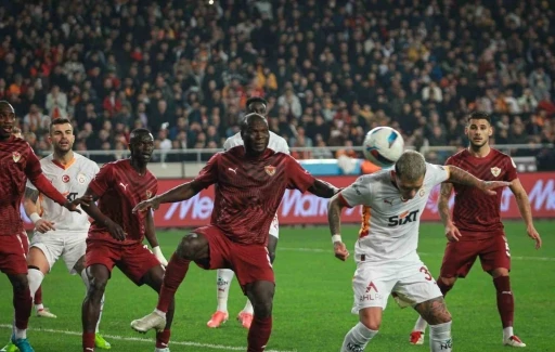 Trendyol S&uuml;per Lig: Atakaş Hatayspor: 1 - Galatasaray: 0 (İlk yarı)
