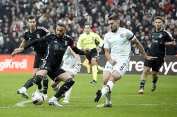 Trendyol S&uuml;per Lig: Beşiktaş: 0 - Fatih Karag&uuml;mr&uuml;k: 0 (İlk yarı)
