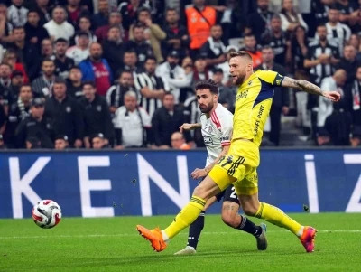 Trendyol S&uuml;per Lig: Beşiktaş: 2 - Fenerbah&ccedil;e: 3