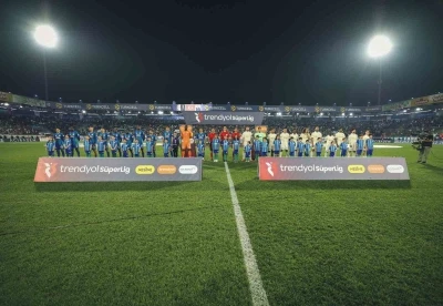 Trendyol S&uuml;per Lig: &Ccedil;aykur Rizespor: 0 - Fenerbah&ccedil;e: 1 (Ma&ccedil; devam ediyor)
