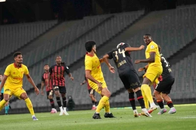  Fatih Karag&uuml;mr&uuml;k evinde G&ouml;ztepe'ye 2-0 yenildi