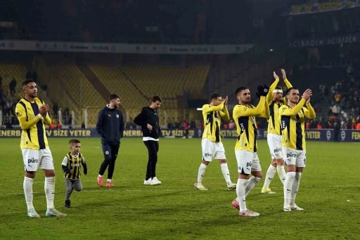Trendyol S&uuml;per Lig: Fenerbah&ccedil;e: 3 - Başakşehir: 1 (Ma&ccedil; sonucu)
