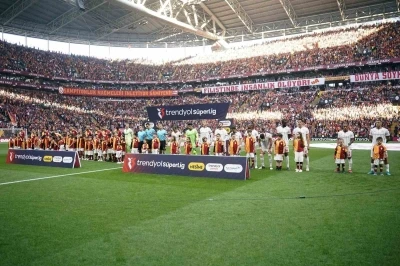 Trendyol S&uuml;per Lig: Galatasaray: 2 - Sivasspor: 0 (Ma&ccedil; devam ediyor)
