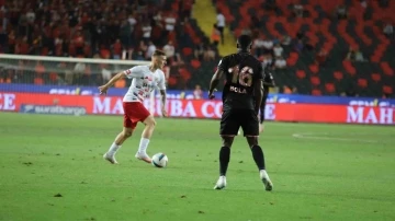 Trendyol S&uuml;per Lig: Gaziantep FK: 0 - Samsunspor: 1 (İlk yarı)