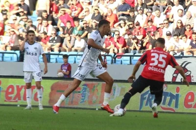 Gen&ccedil;lerbirliği: 1 - Kasımpaşa: 0 (İlk yarı)