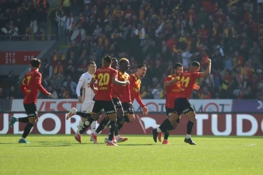 Trendyol S&uuml;per Lig: G&ouml;ztepe: 1 - Antalyaspor: 0 (İlk yarı)
