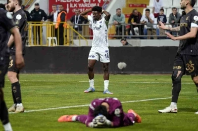 Trendyol S&uuml;per Lig: Kasımpaşa: 1 - Trabzonspor: 1 (Ma&ccedil; sonucu)
