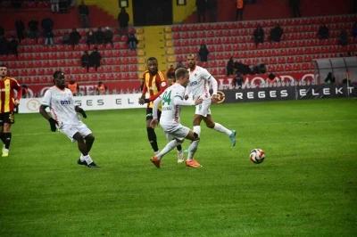 Kayserispor ve  Corendon Alanyaspor gols&uuml;z berabere kaldı