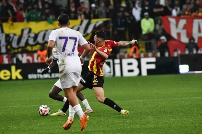 Trendyol S&uuml;per Lig: Kayserispor: 0 - Ey&uuml;pspor: 1 (İlk yarı)