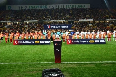 Trendyol S&uuml;per Lig: Kayserispor: 2 - Antalyaspor: 1 (İlk yarı)
