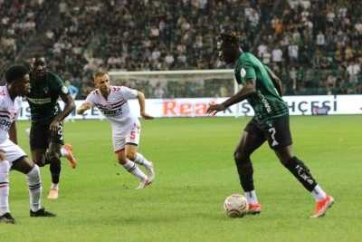 Trendyol S&uuml;per Lig: Kocaelispor: 0 - Samsunspor: 0 (Ma&ccedil; devam ediyor)