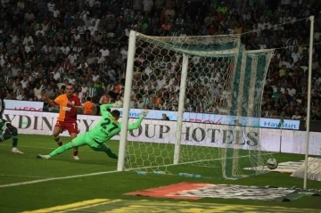 Trendyol S&uuml;per Lig: Konyaspor: 1 - Galatasaray: 1 (İlk yarı)
