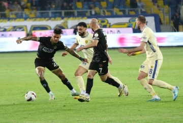 Trendyol S&uuml;per Lig: MKE Ankarag&uuml;c&uuml;: 1 - Alanyaspor: 0 (İlk yarı)