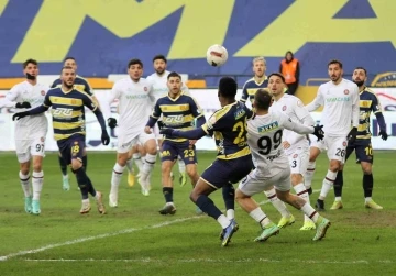 Trendyol S&uuml;per Lig: MKE Ankarag&uuml;c&uuml;: 1 - Fatih Karag&uuml;mr&uuml;k: 0 (İlk yarı)
