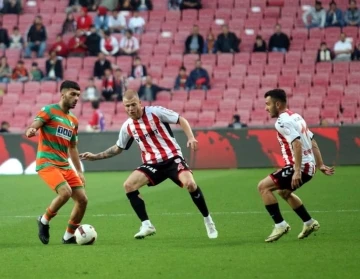 Trendyol S&uuml;per Lig: Samsunspor: 0 - Alanyaspor: 1 (İlk yarı)

