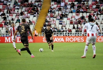 Trendyol S&uuml;per Lig: Sivasspor: 0 - Trabzonspor: 0 (İlk yarı)
